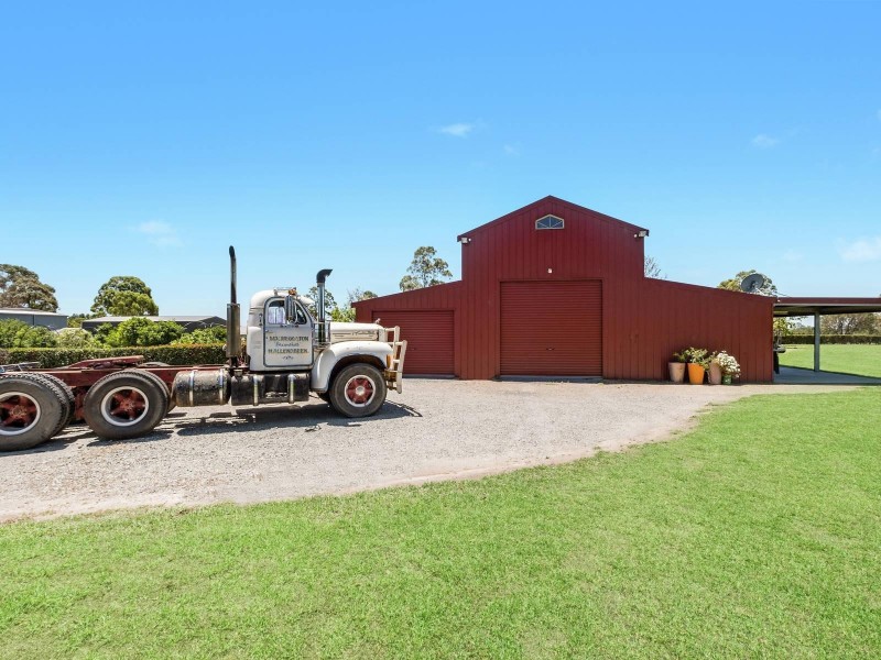 4 Mount View Close, Razorback NSW 2571