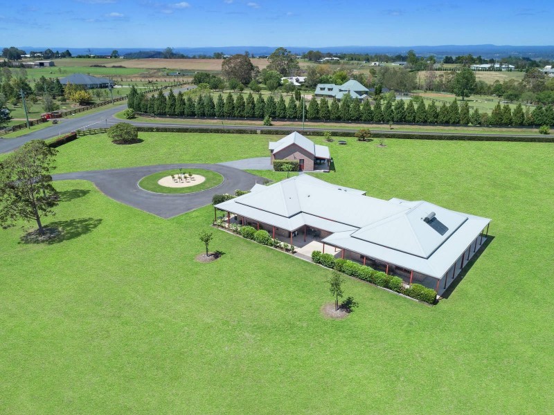 4 Mount View Close, Razorback NSW 2571