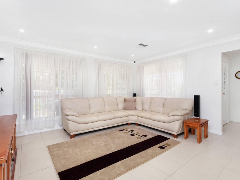 2 Hoop Place, Spring Farm NSW 2570