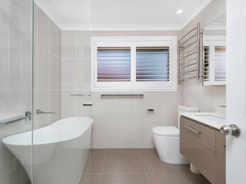 2 Hoop Place, Spring Farm NSW 2570