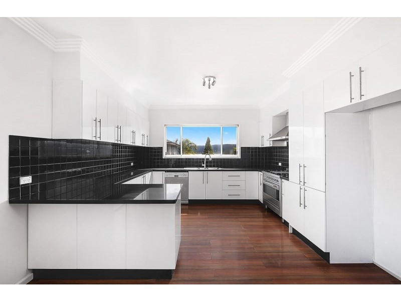 3 MacKenzie Avenue, Mount Warrigal NSW 2528