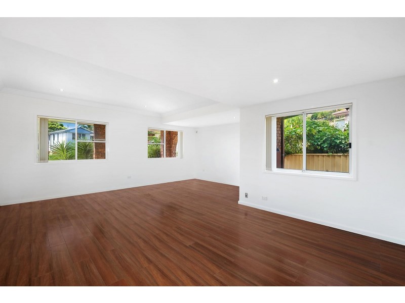 3 MacKenzie Avenue, Mount Warrigal NSW 2528