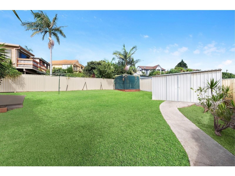 3 MacKenzie Avenue, Mount Warrigal NSW 2528
