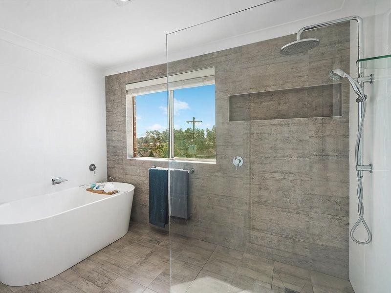 24 Devitt Crescent, The Oaks NSW 2570