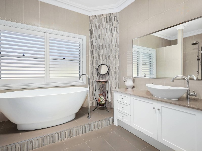 10 Carramar Close, Picton NSW 2571