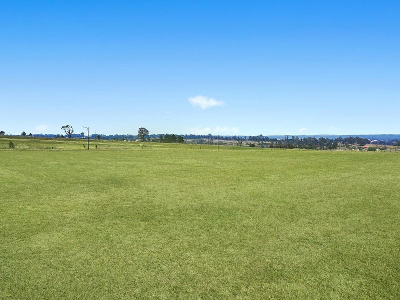 790 Montpelier Grove, The Oaks NSW 2570