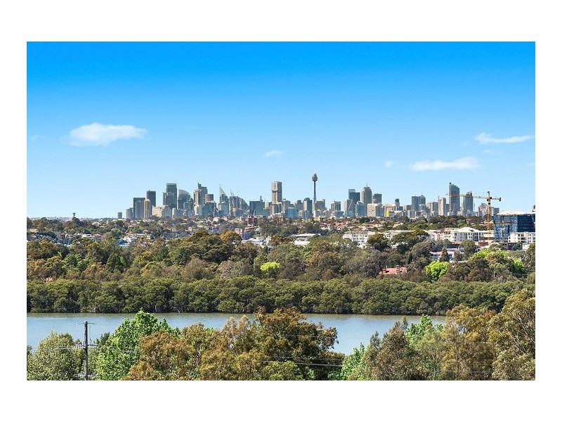 The Penthouse, 2 Marquet Street, Rhodes NSW 2138