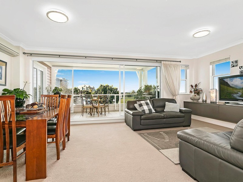 36/28 Village Drive, Breakfast Point NSW 2137