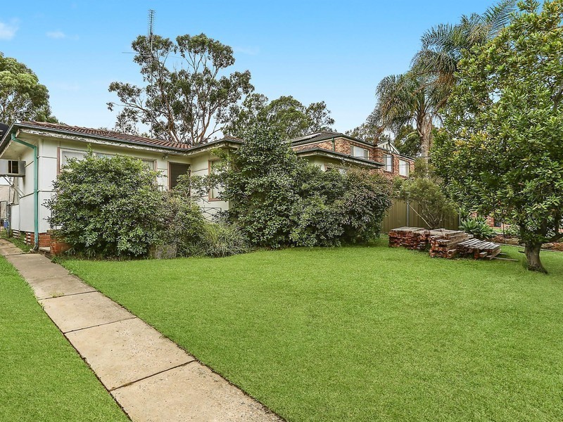 25 Toby Crescent, Panania NSW 2213