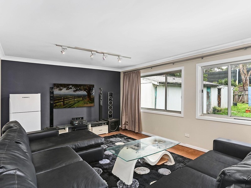 25 Toby Crescent, Panania NSW 2213