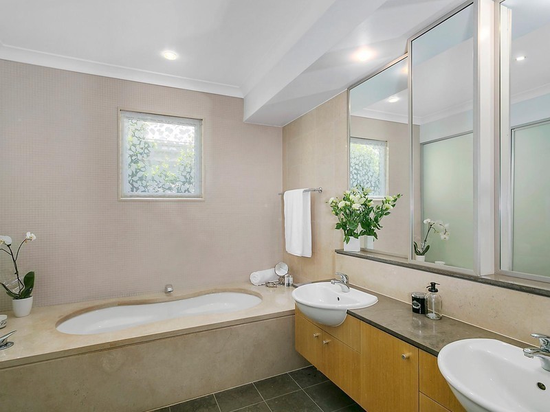 27 Jacaranda Drive, Cabarita NSW 2137