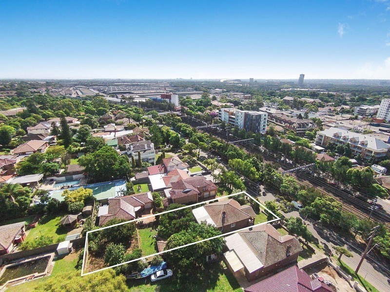 52 The Crescent, Homebush NSW 2140