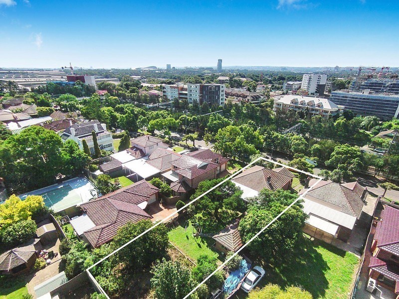 52 The Crescent, Homebush NSW 2140