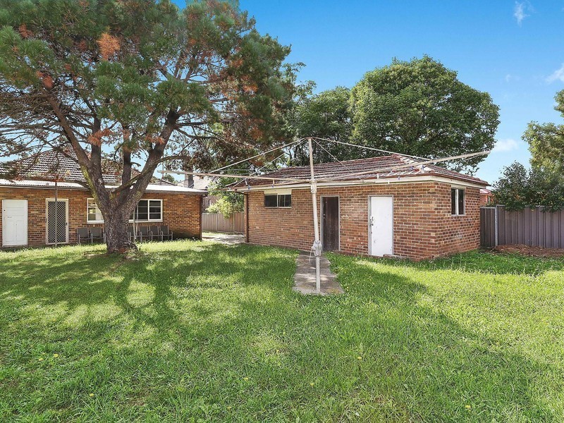 52 The Crescent, Homebush NSW 2140