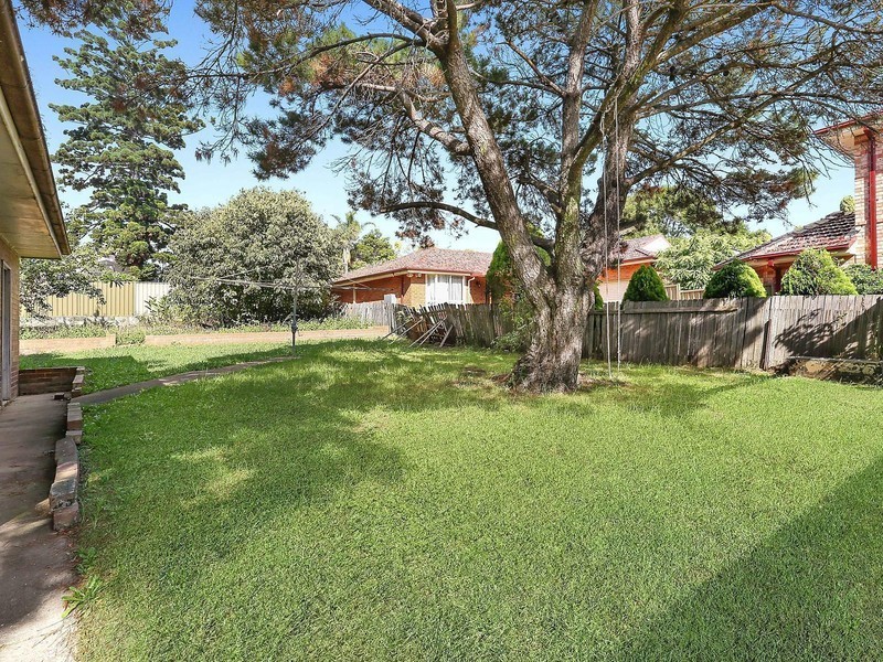 52 The Crescent, Homebush NSW 2140