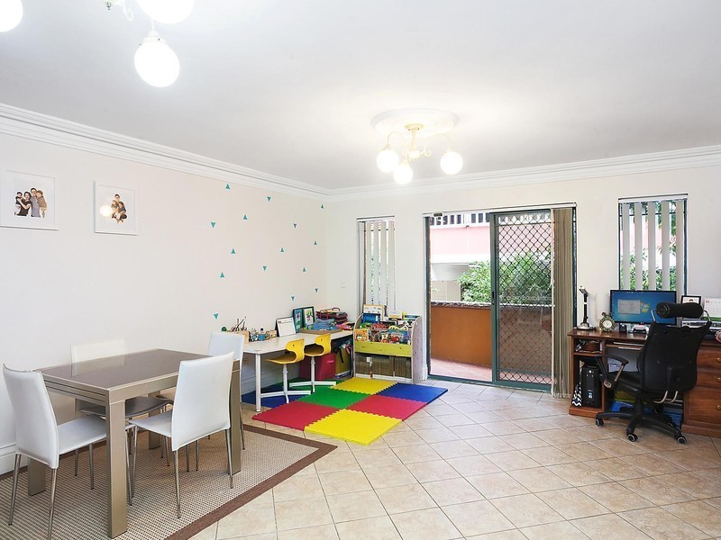 7/2 Gloucester Avenue, Burwood NSW 2134