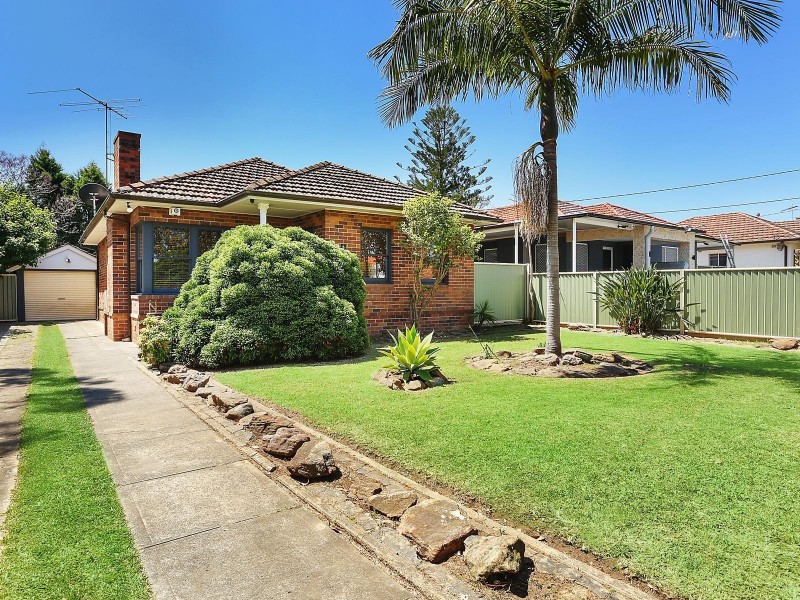 8 Carlton Parade, Punchbowl NSW 2196