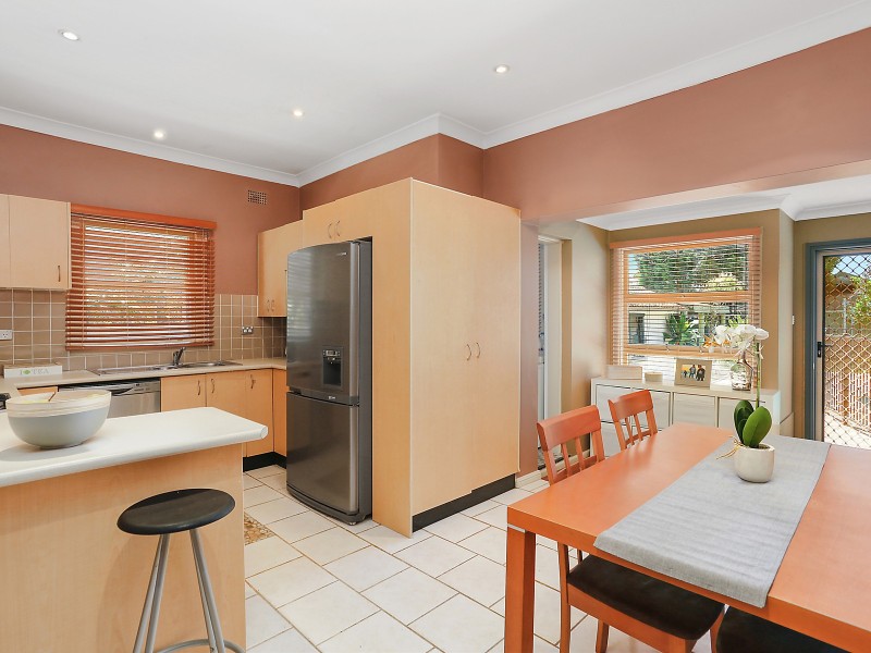 8 Carlton Parade, Punchbowl NSW 2196