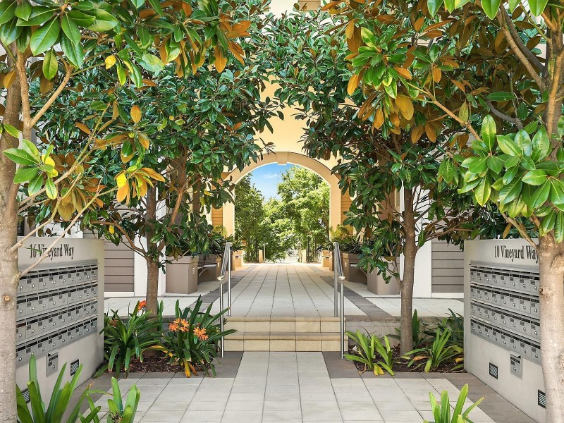 111/16 Vineyard Way, Breakfast Point NSW 2137