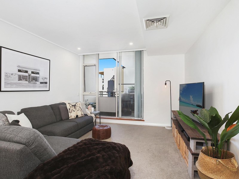 641/2 The Crescent, Wentworth Point NSW 2127