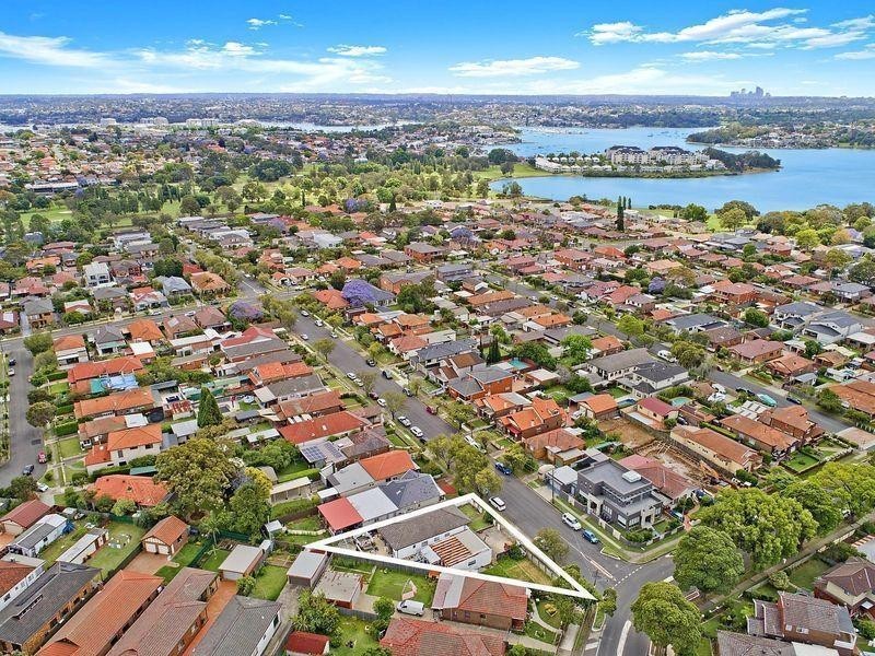 2 Tripod Street, Concord NSW 2137