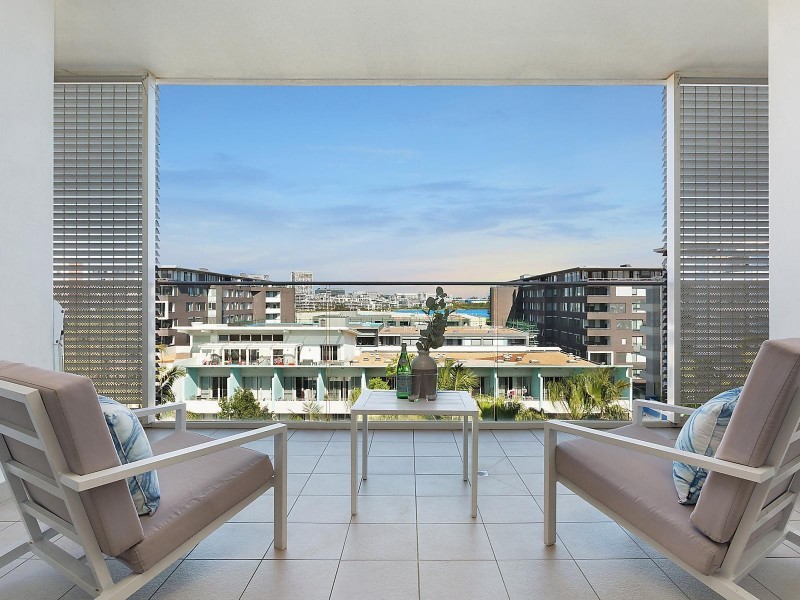 789/33 Hill Road, Wentworth Point NSW 2127