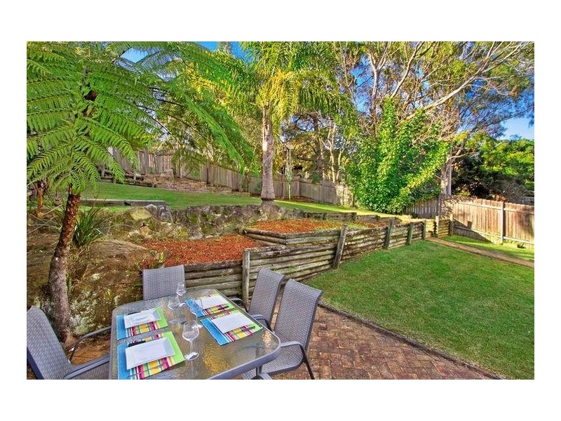 1 Ara Crescent, Narraweena NSW 2099