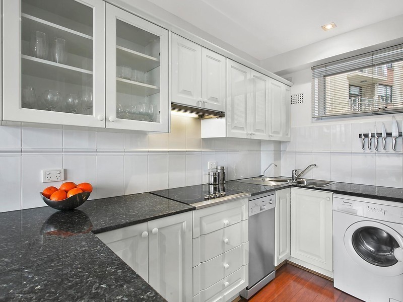 12/17 East Crescent Street, Mcmahons Point NSW 2060