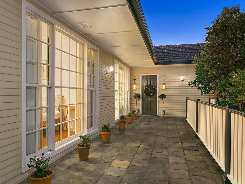 11 Clontarf Street, Seaforth NSW 2092