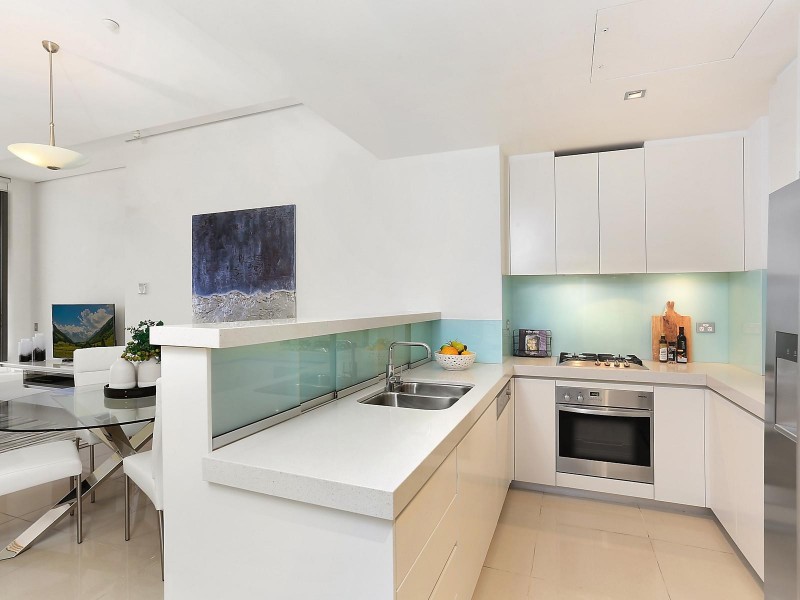 702/8 Glen Street, Milsons Point NSW 2061