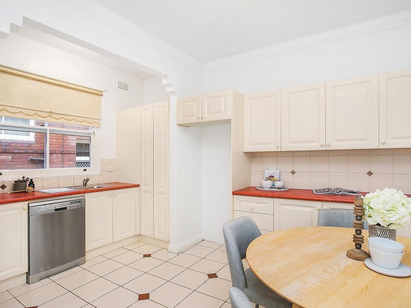 2/8 McDougall Street, Kirribilli NSW 2061