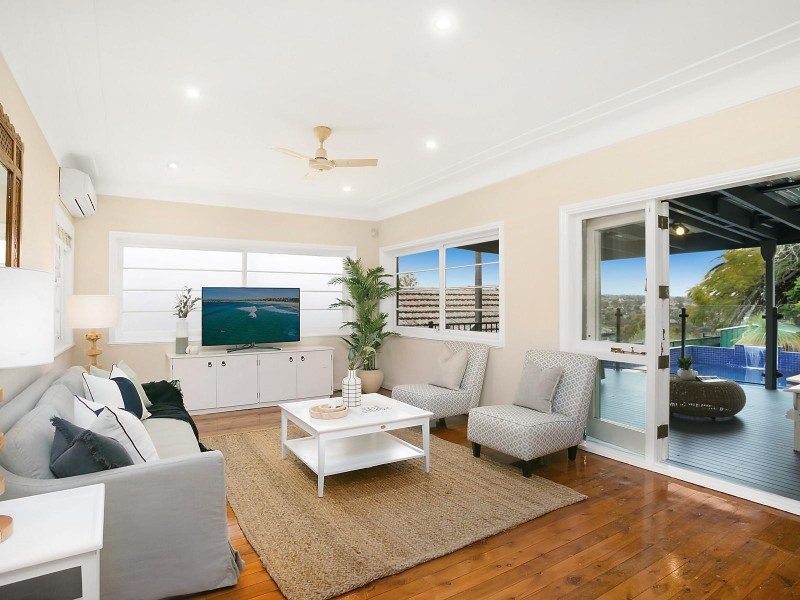 237 Eastern Valley Way, Middle Cove NSW 2068