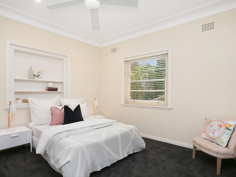 237 Eastern Valley Way, Middle Cove NSW 2068