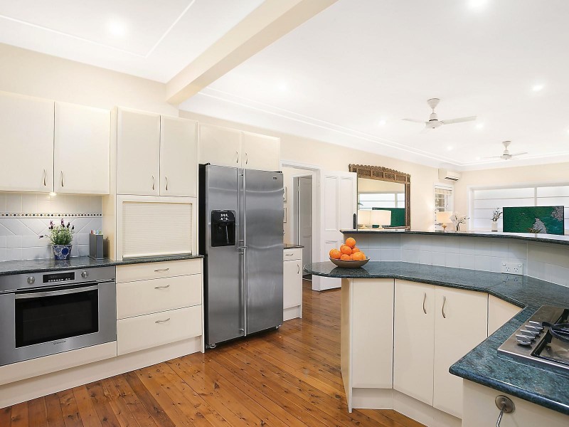 237 Eastern Valley Way, Middle Cove NSW 2068