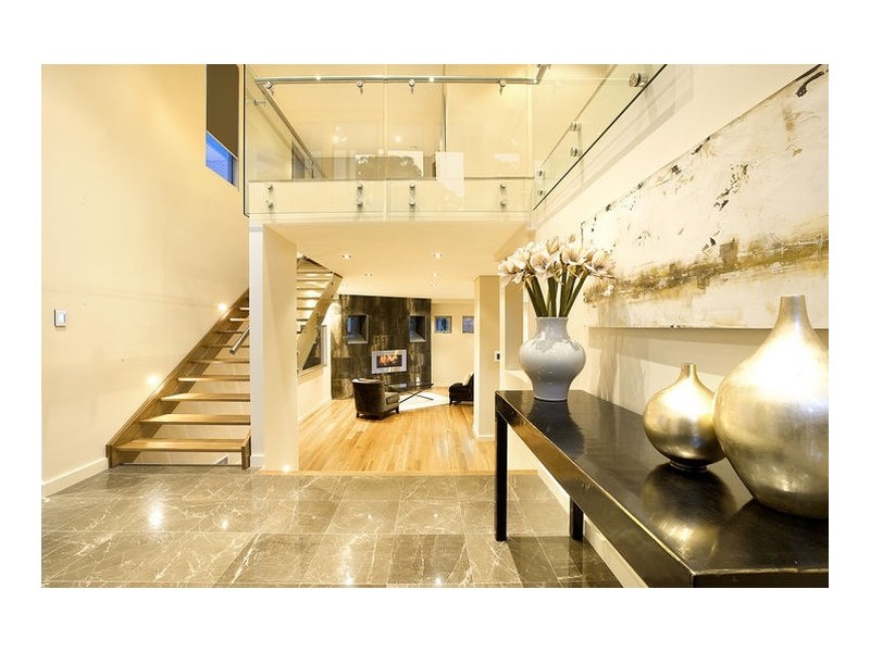 327 Edinburgh Road, Castlecrag NSW 2068