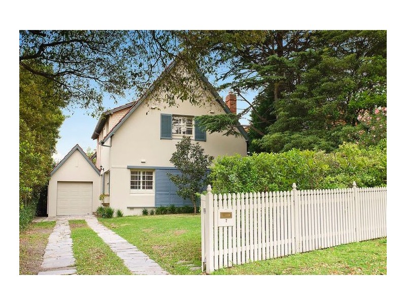 7 Raeburn Avenue, Castlecrag NSW 2068