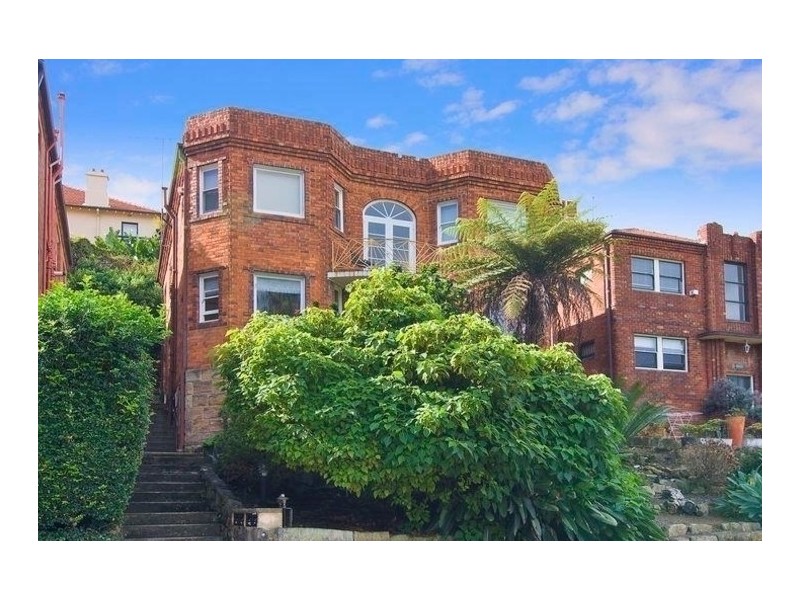 8 Bradly Avenue, Kirribilli NSW 2061