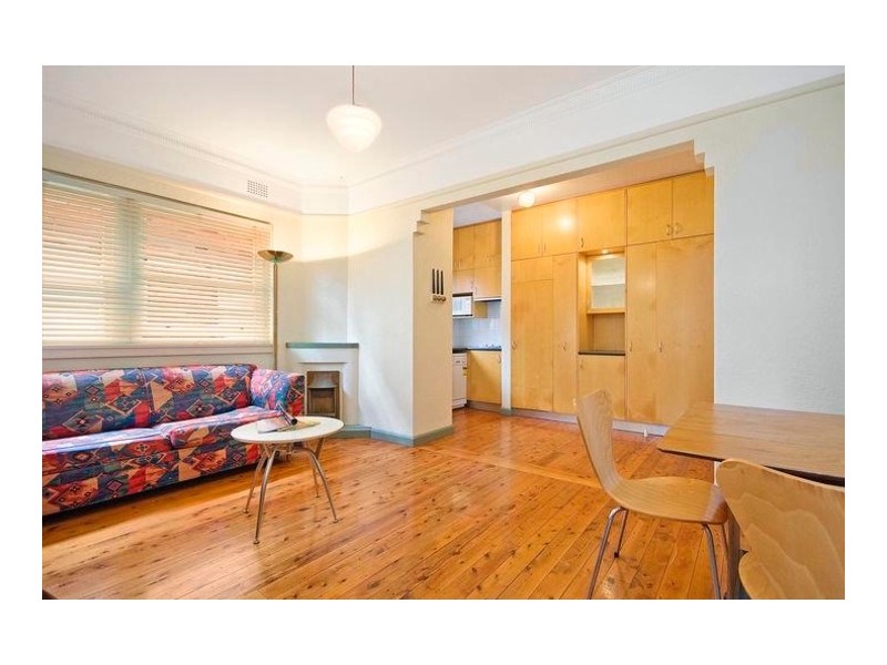 8 Bradly Avenue, Kirribilli NSW 2061