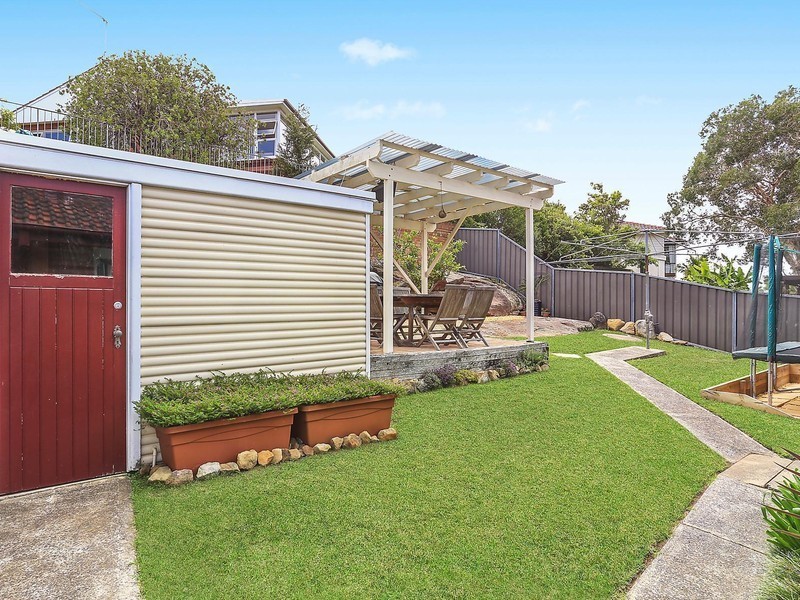 8 Warri Close, Narraweena NSW 2099