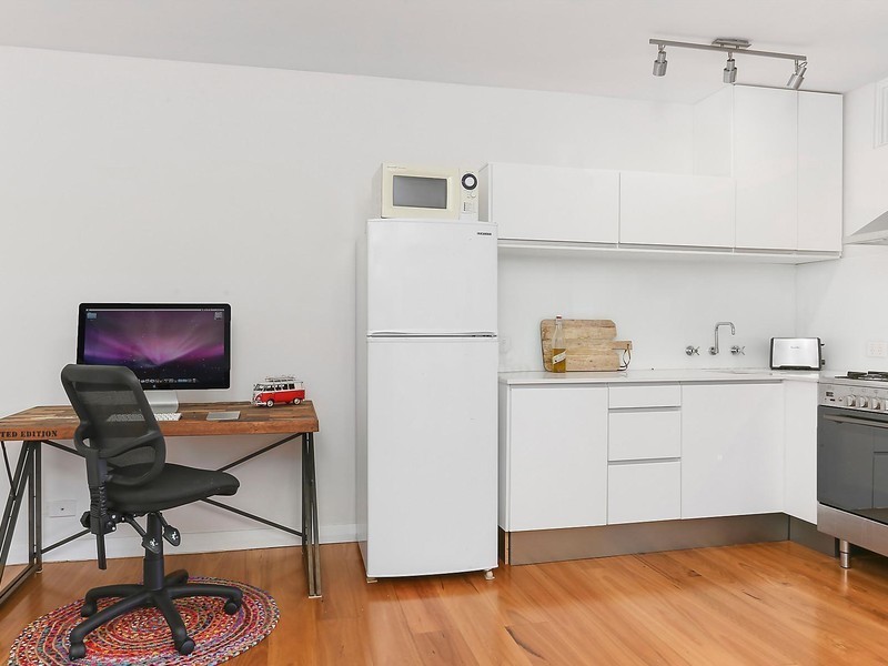 8/15 Kooloora Avenue, Freshwater NSW 2096