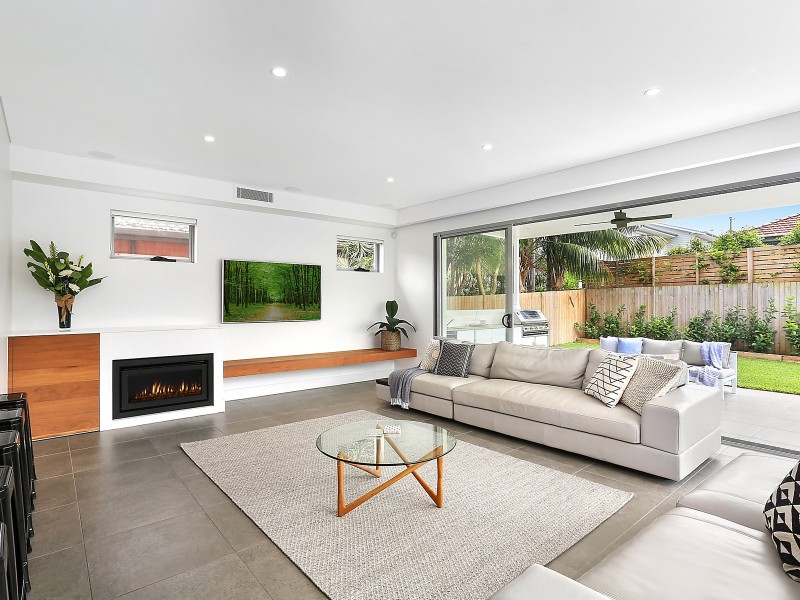 8 Jamieson Avenue, North Curl Curl NSW 2099