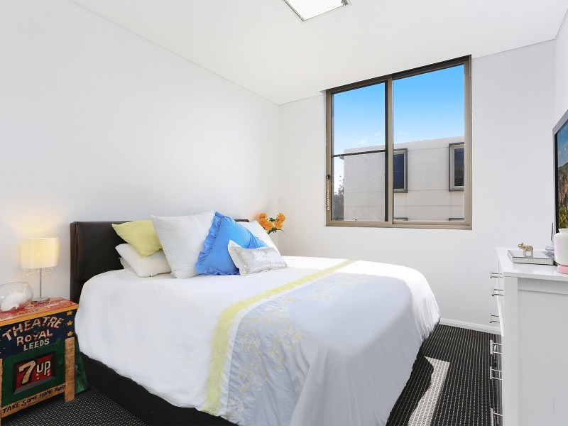 211/5 Mallard Lane, Warriewood NSW 2102
