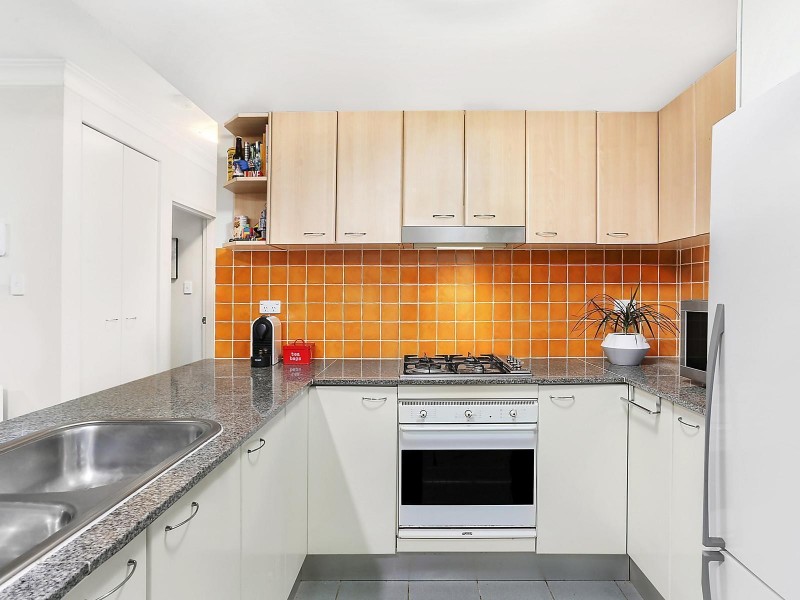 10/2 Francis Street, Dee Why NSW 2099