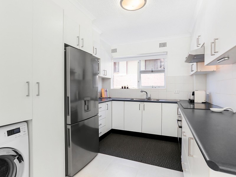 3/8 Wheeler Parade, Dee Why NSW 2099