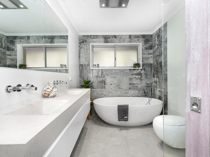 1 Shirley Close, Narraweena NSW 2099