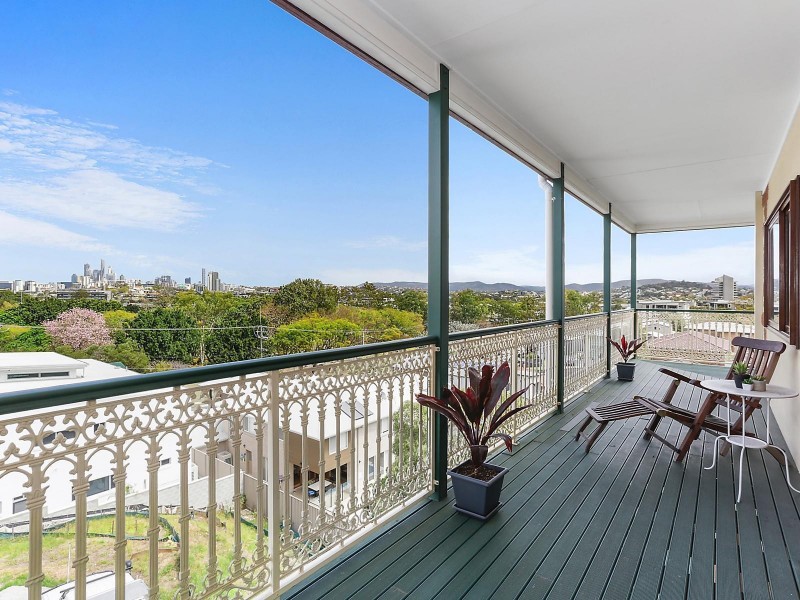 4 Comus Avenue, Ascot QLD 4007