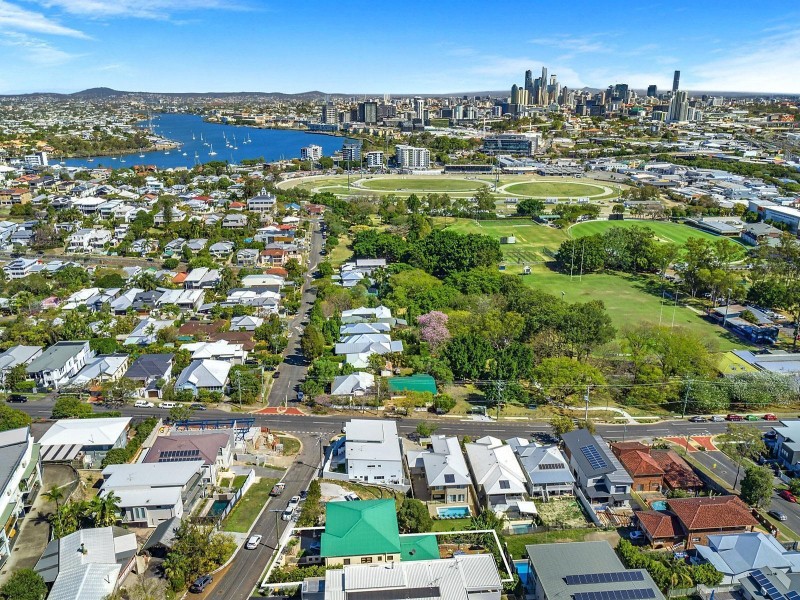 4 Comus Avenue, Ascot QLD 4007