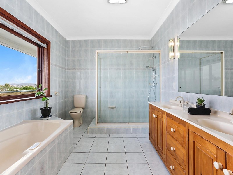 4 Comus Avenue, Ascot QLD 4007