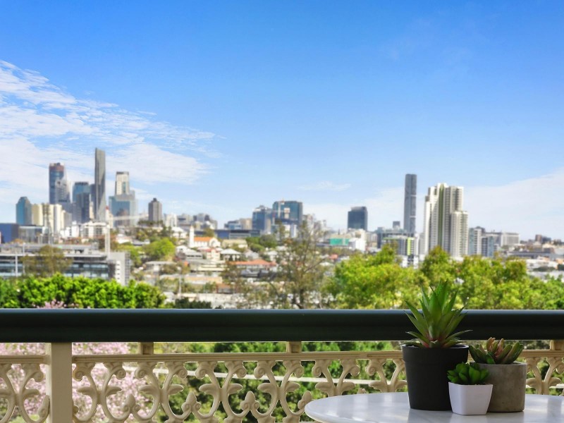 4 Comus Avenue, Ascot QLD 4007