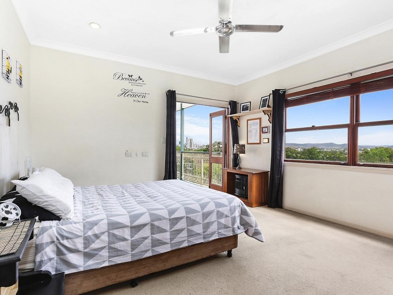 4 Comus Avenue, Ascot QLD 4007